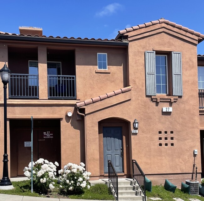 Building Photo - 27 Meritage Cmn