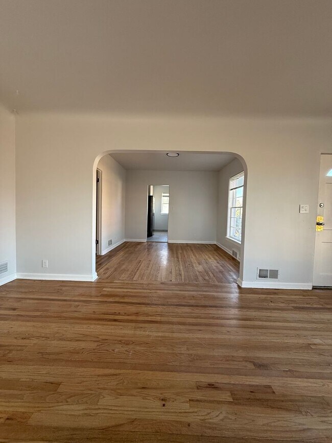 Foto del edificio - 605 E Prospect Rd