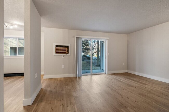 Foto del edificio - 10820 E 3rd Ave