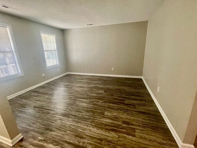 Foto del edificio - Charming ranch-style 2 Bedroom 1 Bath home in Pineville offering comfortable single-level living.