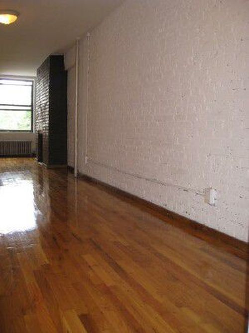 Foto del edificio - 334 E 10th St