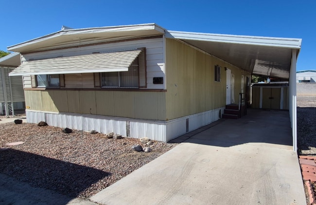 Building Photo - 3601 E Wyoming Ave