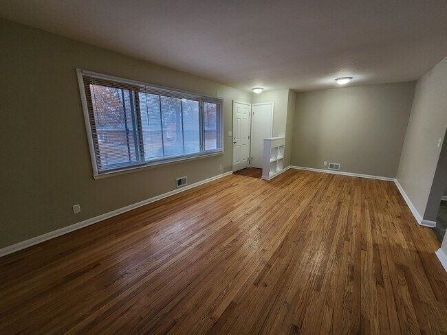 Building Photo - 700 N 68th St
