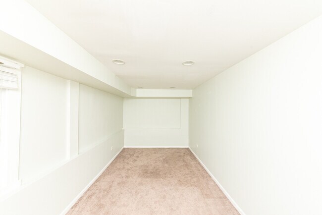 Foto del edificio - 712 N Willard Ct