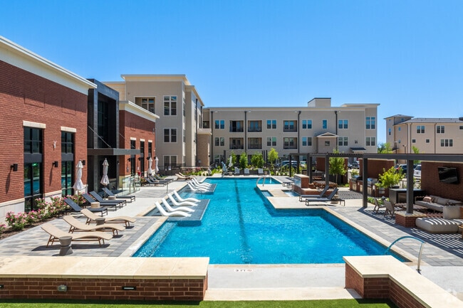 Pool - Gramercy at Northline