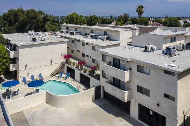 Building Photo - White Oak Apartments