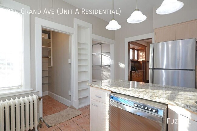 Foto del edificio - 814 Grand Ave