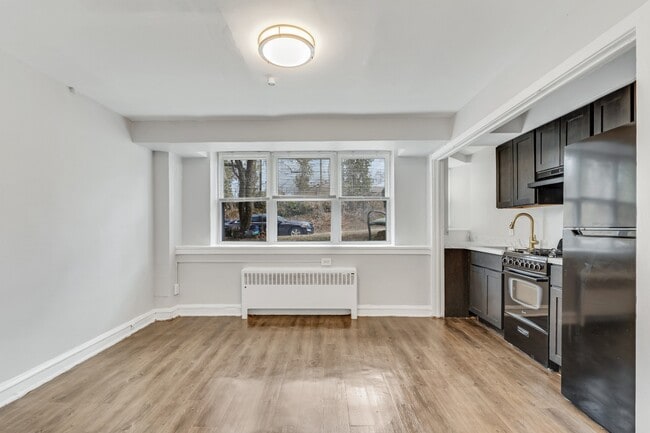 Building Photo - 6780 Blakemore St