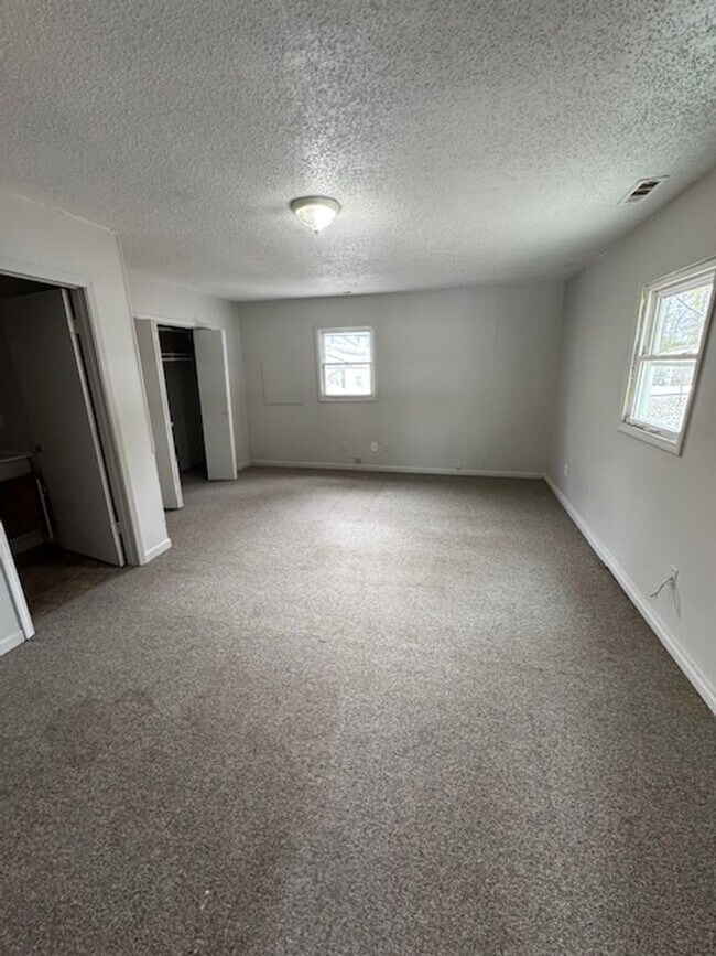 Foto del edificio - 1404 Dubois St