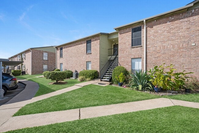 Foto del edificio - 18800 Egret Bay Blvd