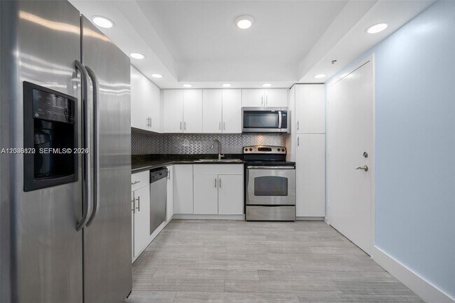 Building Photo - 2780 NE 183rd St