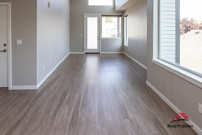 Photo - 85 N Going St Apartment