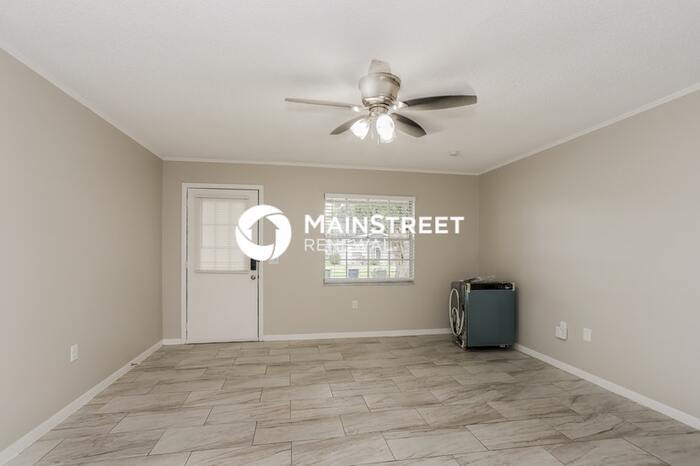 Primary Photo - 3 Bedroom Pet-Friendly Home in WINTER HAVE...