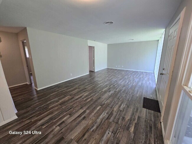 Building Photo - 8318 Woodhurst Dr