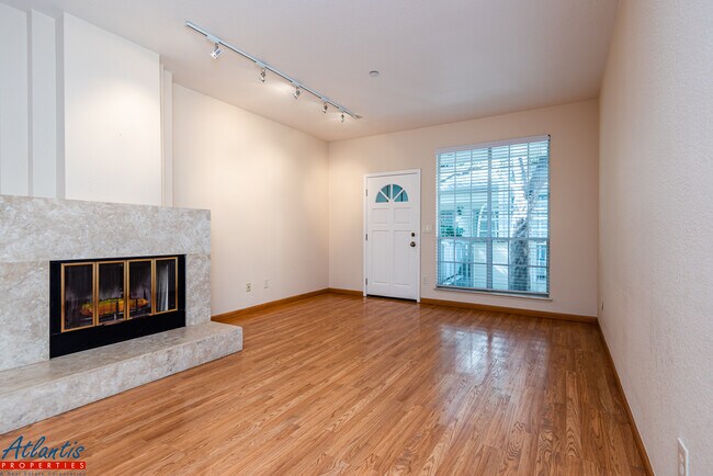 Building Photo - 972 Belmont Ter