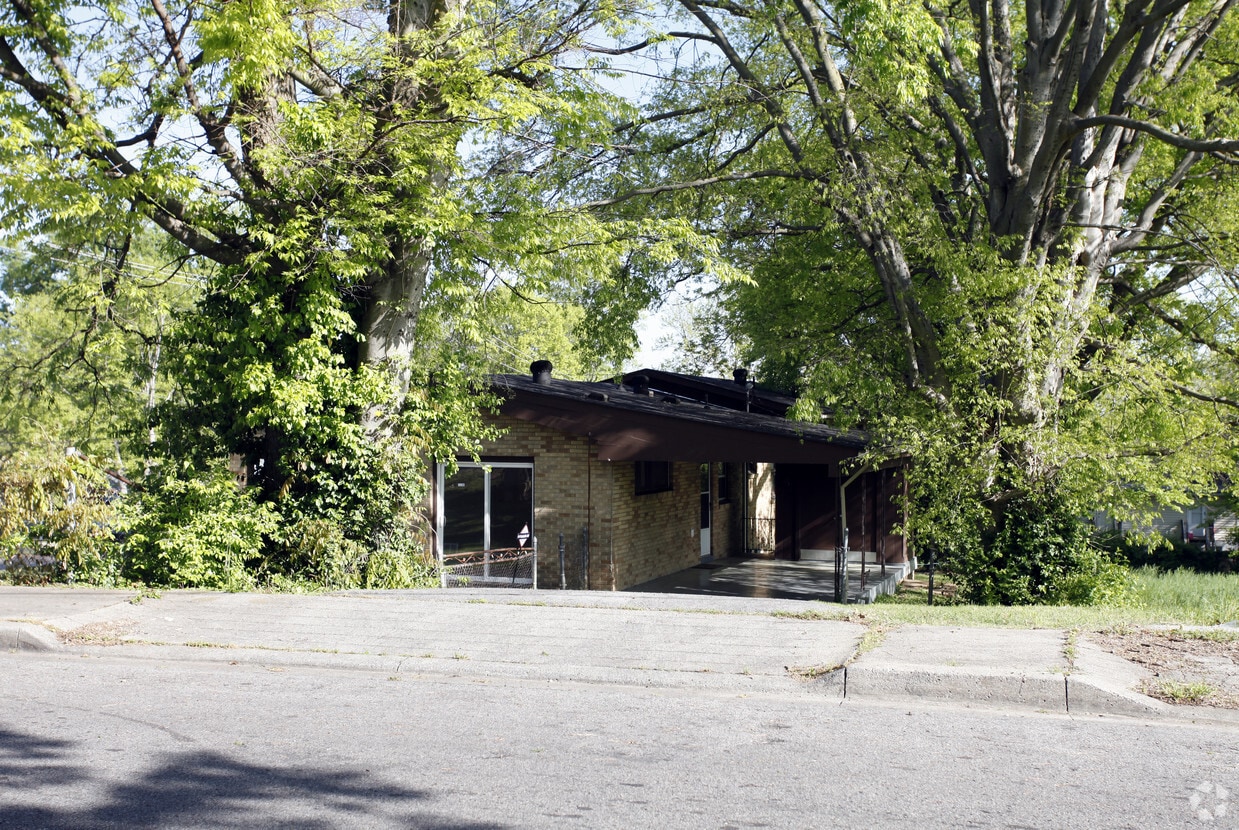 Building Photo - 2230 Morena St