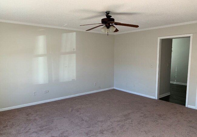 Building Photo - *11409 Oak Arbor Way