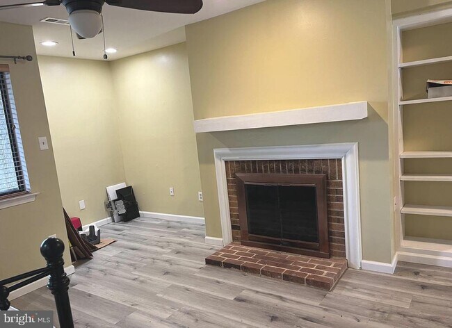 Building Photo - 204 Clover Hill Ct