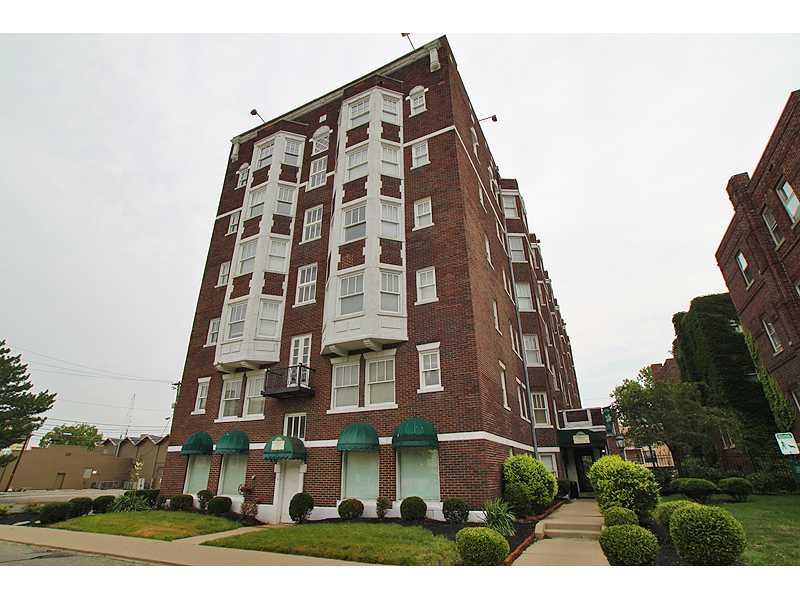 Primary Photo - 230 E 9th St