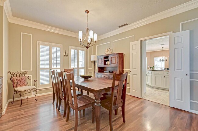 Building Photo - 13934 Roxton Dr