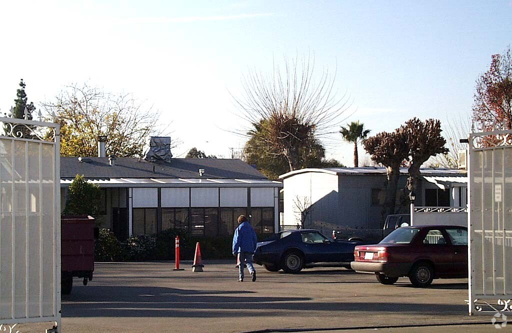 Primary Photo - Sierra Springs Village