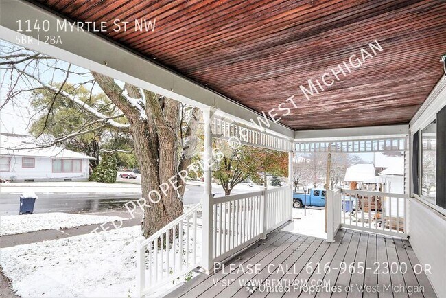 Foto del edificio - Tours Estimated to Begin  | 5 Bed 2 Bath S...
