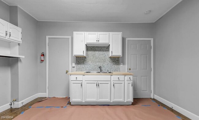 Foto del edificio - 3 br, 1 bath Duplex - 29 Duerstein Street B