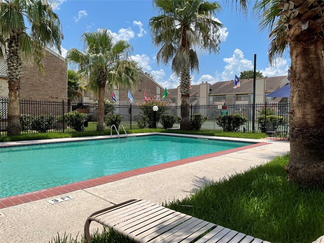 Building Photo - 10202 Forum Park Dr