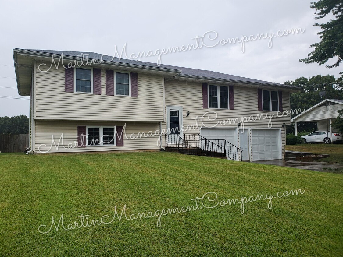 Primary Photo - 115 Hazlett Rd