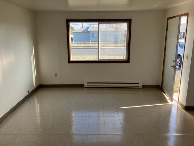 Foto del edificio - 1203 Larson Blvd