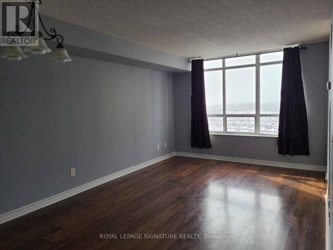 Photo du bâtiment - 700 Humberwood Blvd