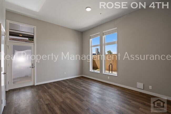 Foto del edificio - Brand New 1BR/1BA Apartments in the Heart ...