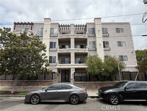 Building Photo - 1410 N Curson Ave