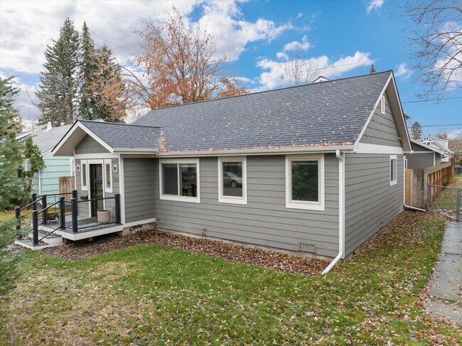 Foto del edificio - 3 bedroom, 3 bath home in Whitefish, MT