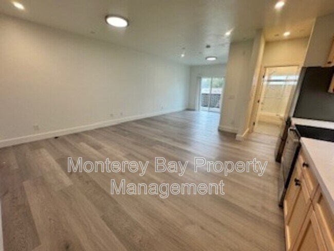 Foto del edificio - 3108 Seacrest Ave