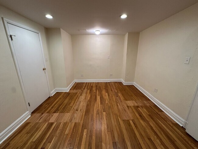 Interior Photo - New King Edward Apartments
