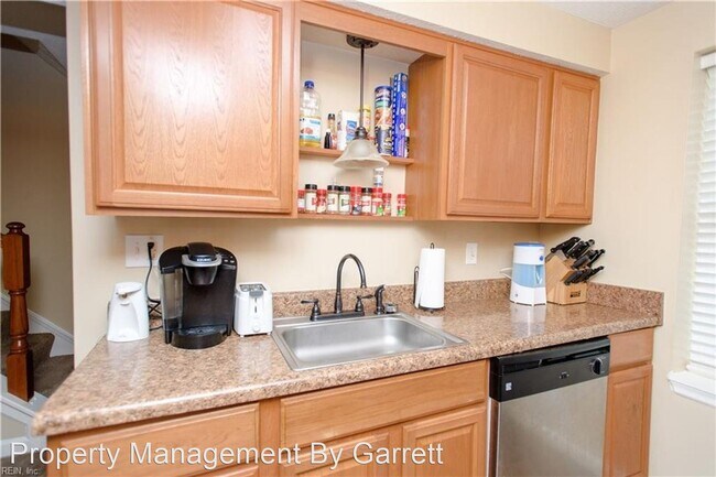 Building Photo - 2 br, 1.5 bath House - 63 Lucinda Court