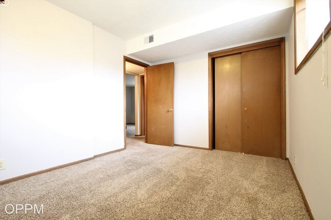 Building Photo - 2 br, 1 bath Apartment - 4604 CASS STREET