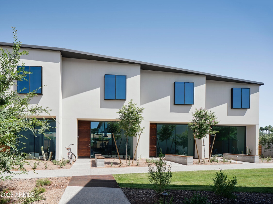 Foto principal - 6115 E Hollyhock St
