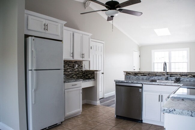 Building Photo - 89 Coleman St