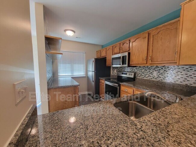 Foto del edificio - 3811 Mosscroft Ln