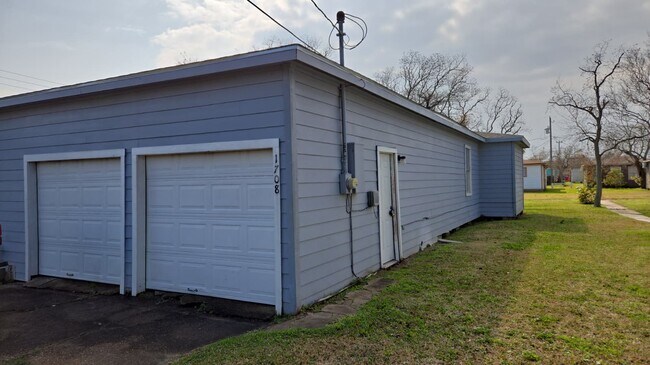 Foto del edificio - 1708 W 5th St