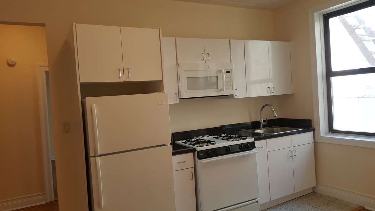Foto principal - 181 Clarkson Ave