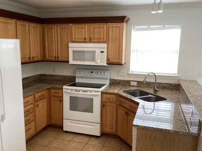 Foto del edificio - 1004 Christobal Ct