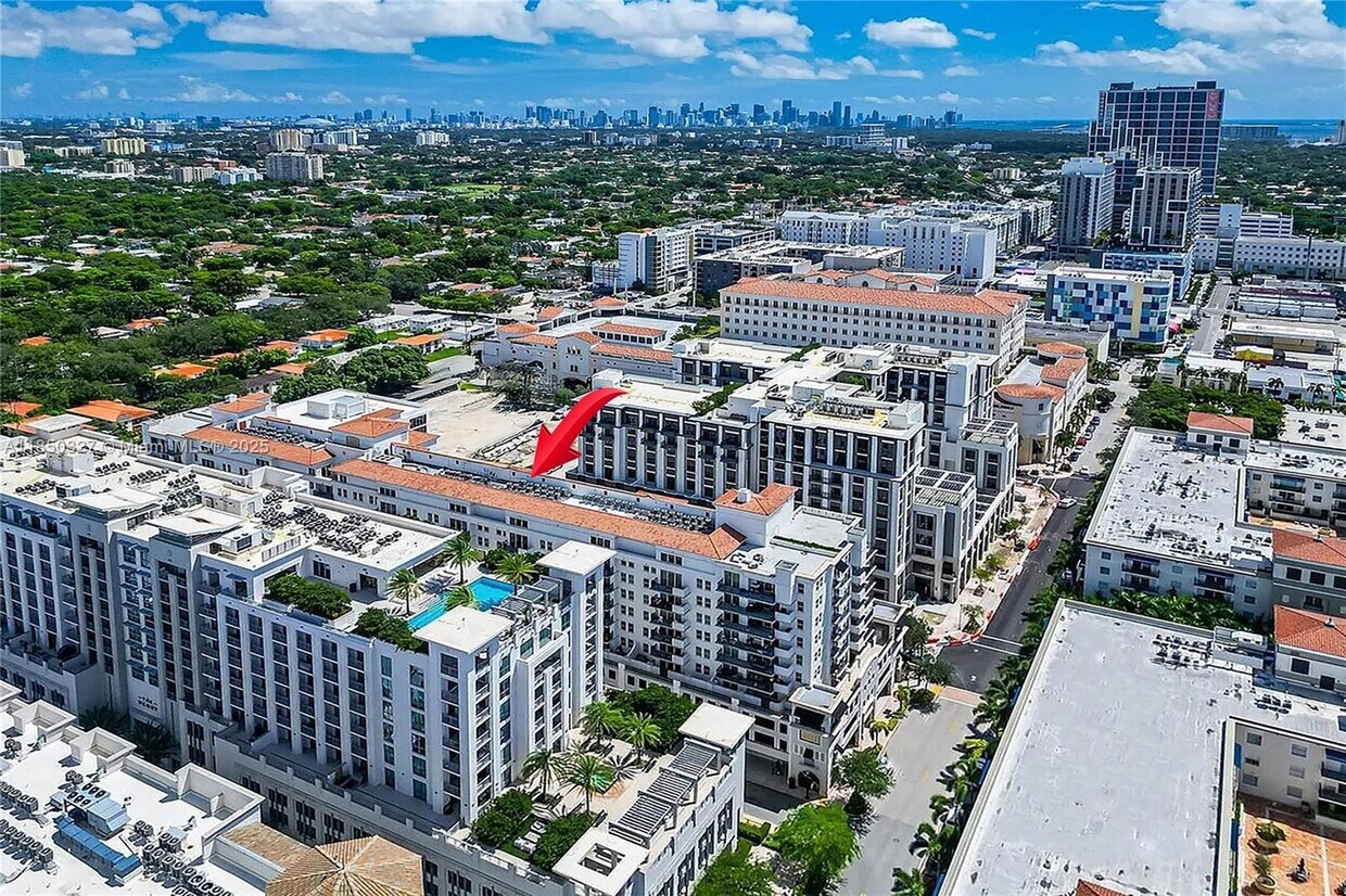Foto principal - 4100 Salzedo St