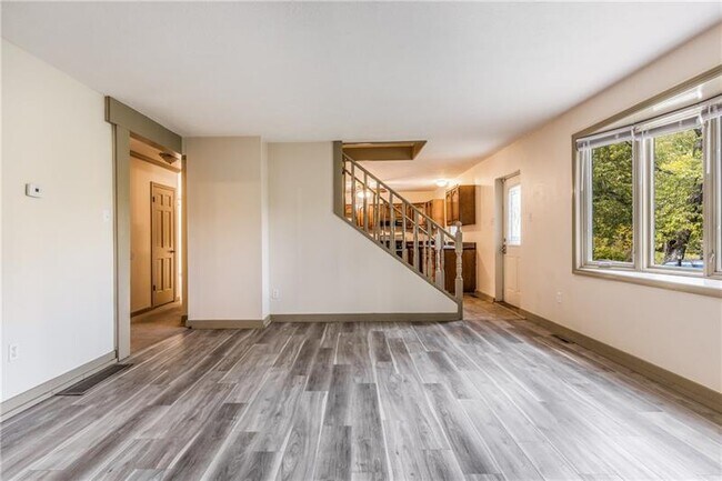 Building Photo - 580 Ambridge