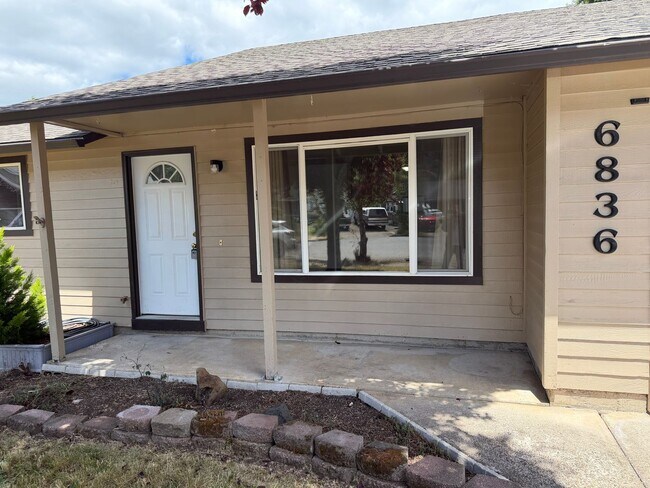 Foto del edificio - 3 bedroom 2 bath house in Thurston!