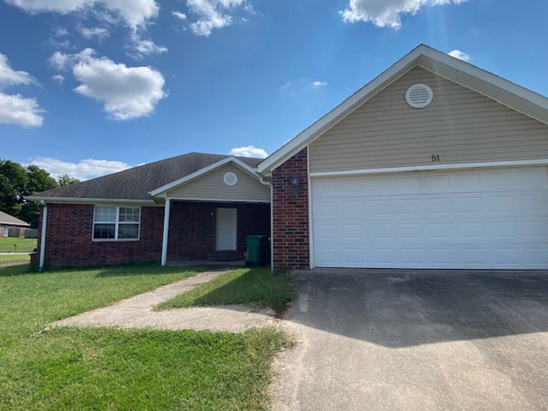 Foto principal - Spacious Duplex in Farmington!