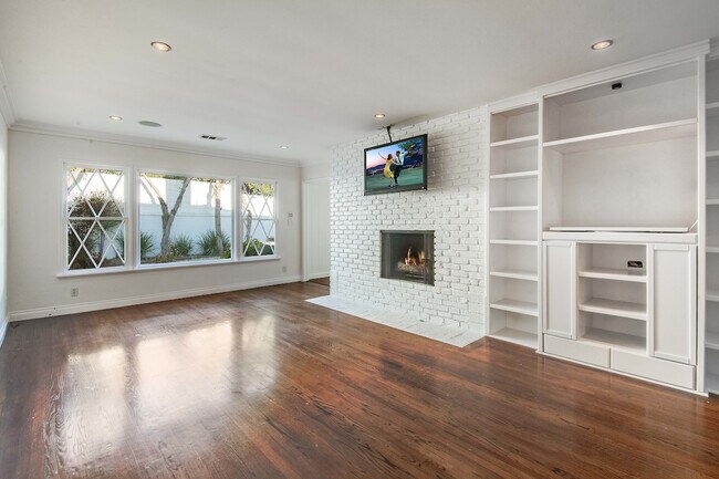 Foto del edificio - 8232 Sunnysea Dr