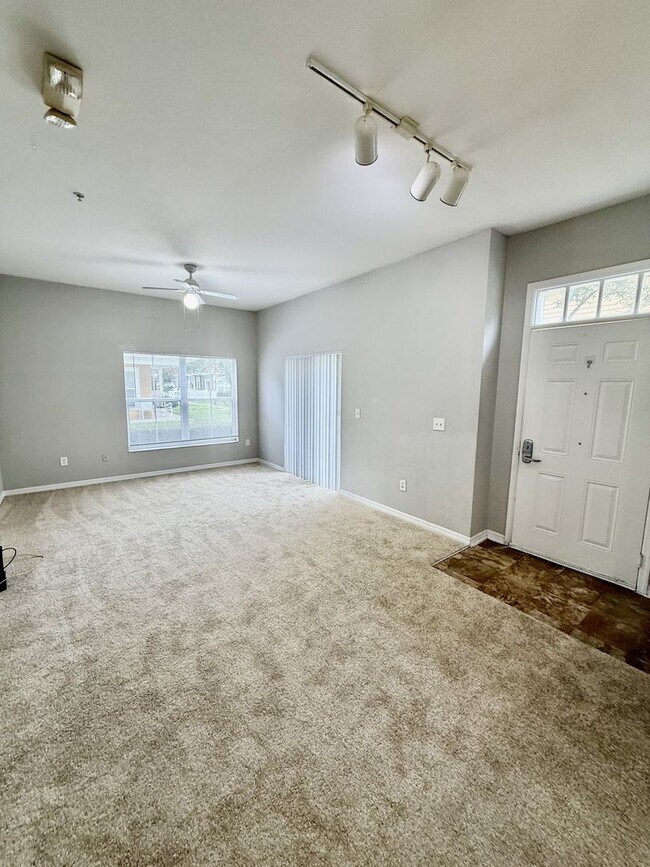 Building Photo - 2610 Lodi Cir